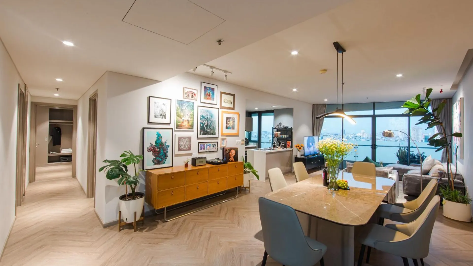 Lux Executive Residence At City Garden By Circadian contacts